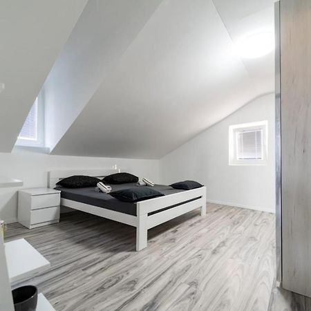 City Center Mayess Aparment Zadar Bagian luar foto