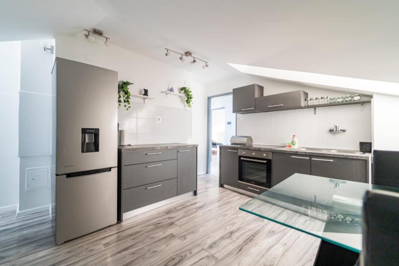 City Center Mayess Aparment Zadar Bagian luar foto