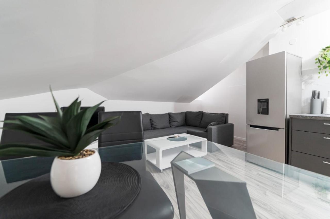 City Center Mayess Aparment Zadar Bagian luar foto