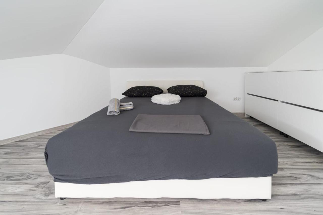City Center Mayess Aparment Zadar Bagian luar foto